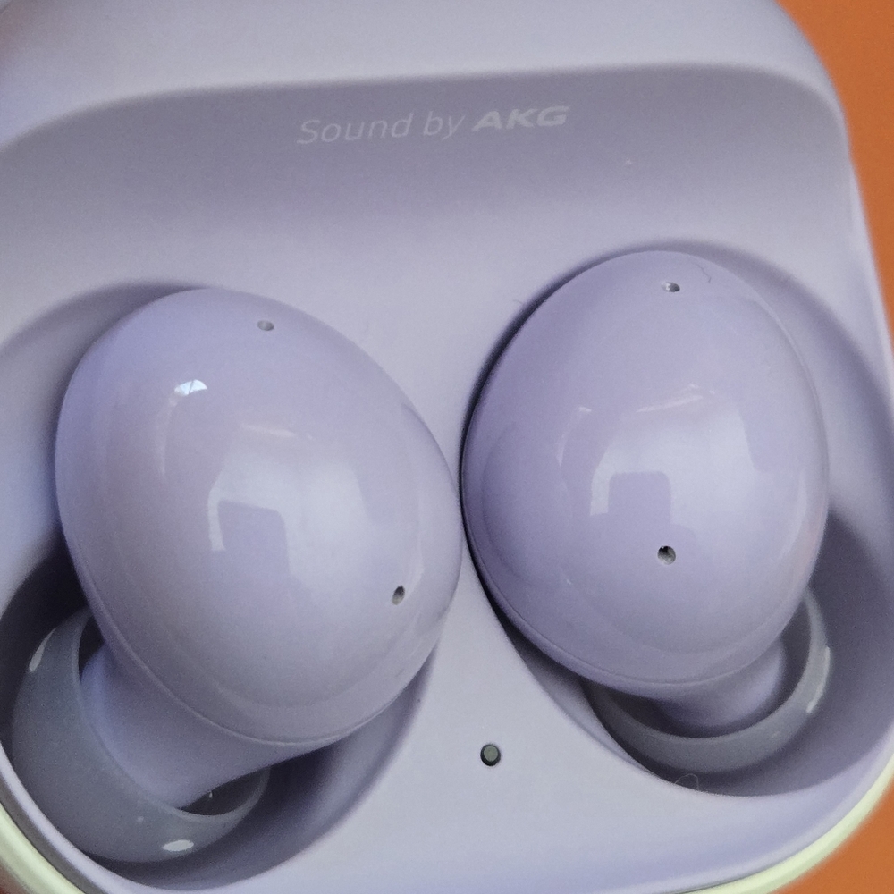 Samsung Galaxy Wireless Buds – Rare Lavender Color – Tried, Never Used - Picture 6 of 7